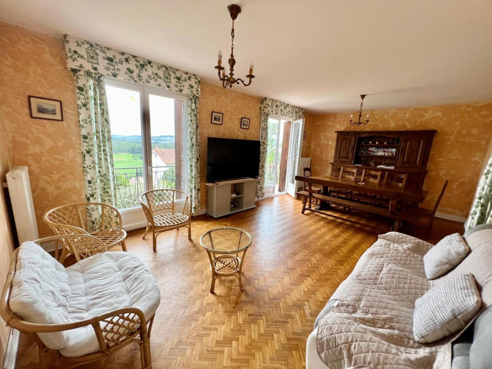 Maison 4 Avec Vue Superbe Au Coeur De L'auvergne Orbeil